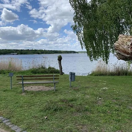 別荘 1 - On The Mueritz Lakeshore